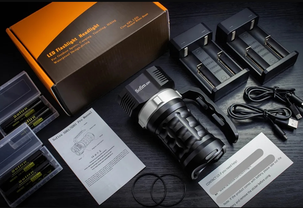 Ultra Bright 10000LM SD01 Pro  - đánh giá và giá Underwater Flashlight